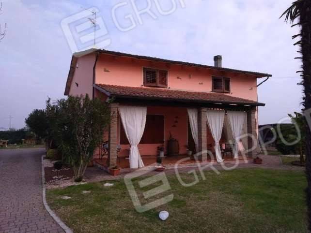 casa indipendente in vendita a Conselice in zona Borgo Serraglio