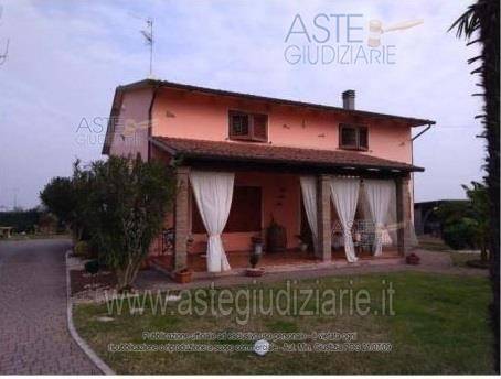 appartamento in vendita a Conselice in zona Borgo Serraglio