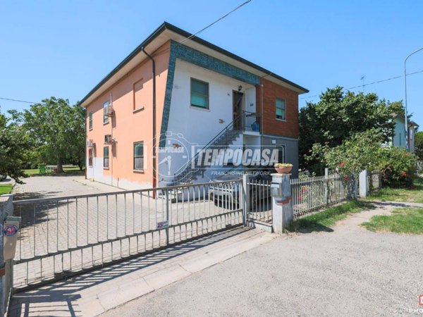 appartamento in vendita a Conselice in zona Lavezzola