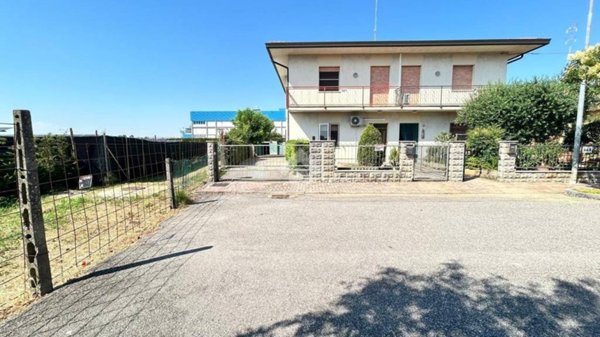 casa indipendente in vendita a Conselice in zona Lavezzola