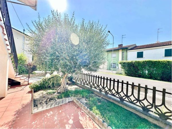 appartamento in vendita a Conselice in zona Lavezzola