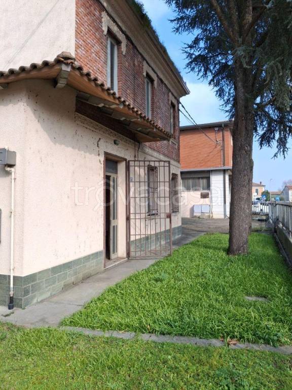 casa indipendente in vendita a Conselice in zona Lavezzola