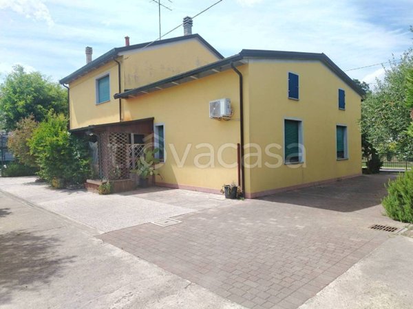 casa indipendente in vendita a Conselice in zona Lavezzola