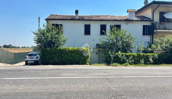 appartamento in vendita a Conselice in zona Lavezzola