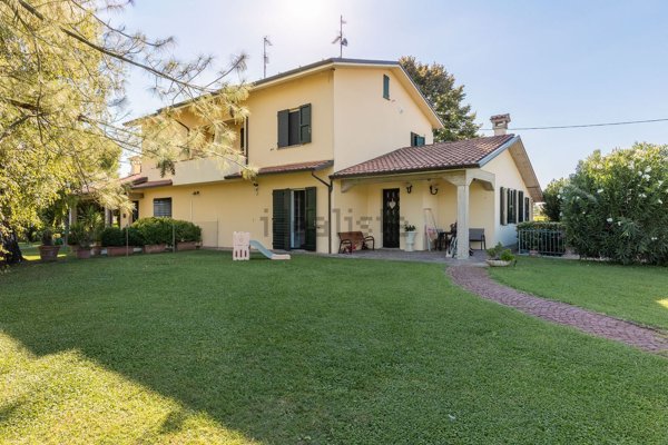 casa indipendente in vendita a Conselice in zona San Patrizio