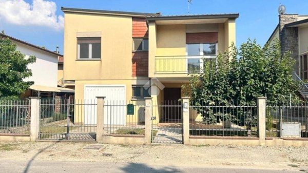 casa indipendente in vendita a Conselice