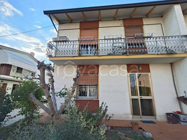casa indipendente in vendita a Conselice in zona Lavezzola