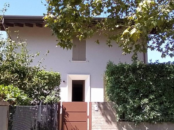 casa indipendente in vendita a Faenza in zona Centro Storico