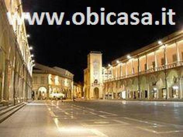 negozio in vendita a Faenza in zona Centro Storico
