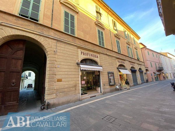 negozio in vendita a Faenza in zona Centro Storico