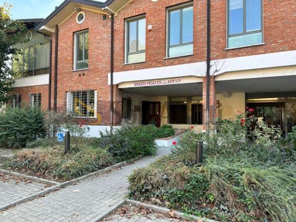 locale commerciale in affitto a Faenza in zona Centro Storico