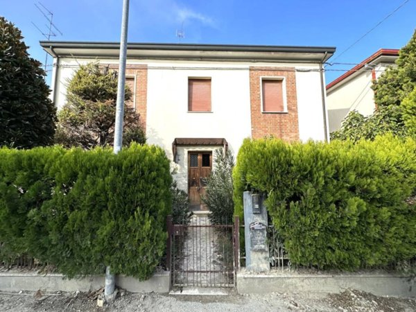 casa indipendente in vendita a Faenza