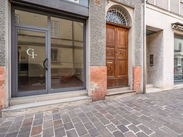 negozio in vendita a Faenza in zona Centro Storico