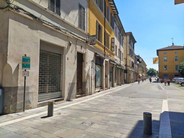 negozio in vendita a Faenza in zona Centro Storico