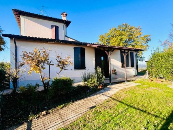 casa indipendente in vendita a Faenza in zona Centro Storico