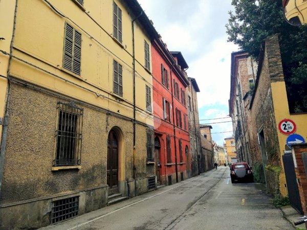 casa indipendente in vendita a Faenza in zona Centro Storico