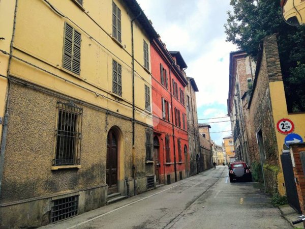 casa indipendente in vendita a Faenza in zona Centro Storico