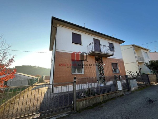 casa indipendente in vendita a Faenza