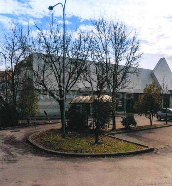 negozio in vendita a Faenza