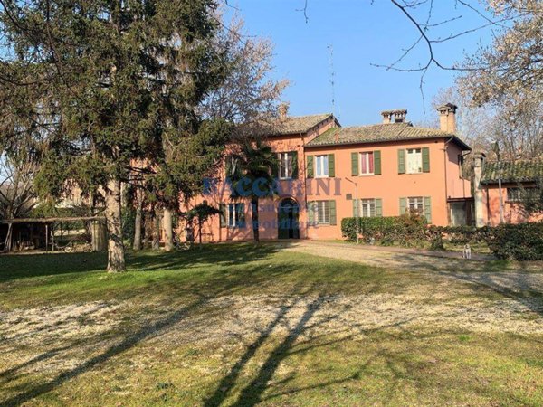 negozio in vendita a Faenza