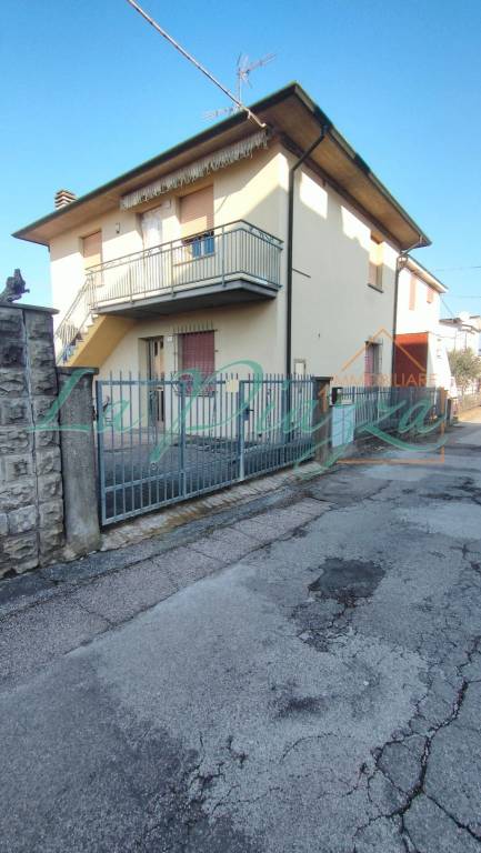 casa indipendente in vendita a Faenza in zona Pieve Ponte