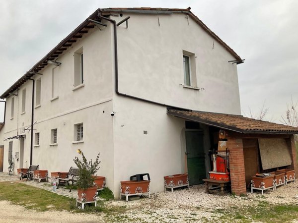 casa indipendente in vendita a Faenza in zona Cosina