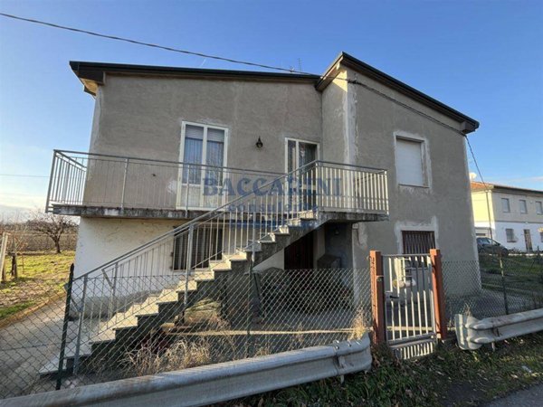 casa indipendente in vendita a Faenza