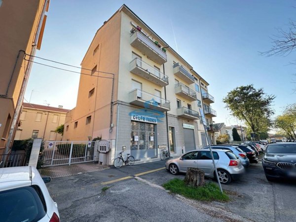 negozio in vendita a Faenza