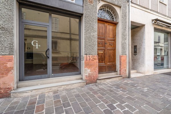 negozio in vendita a Faenza in zona Centro Storico
