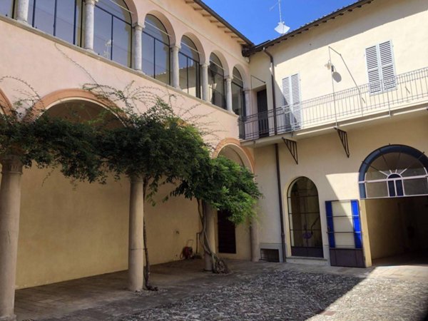 casa indipendente in vendita a Faenza in zona Centro Storico