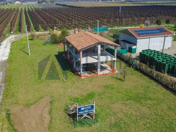 casa indipendente in vendita a Faenza