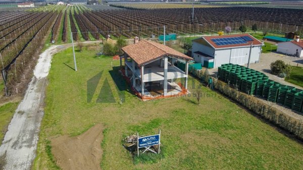 casa indipendente in vendita a Faenza