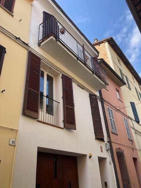 casa indipendente in vendita a Faenza in zona Centro Storico