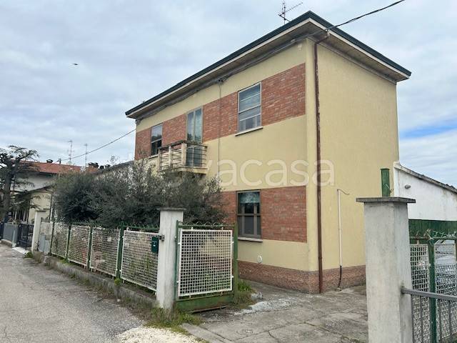 casa indipendente in vendita a Faenza