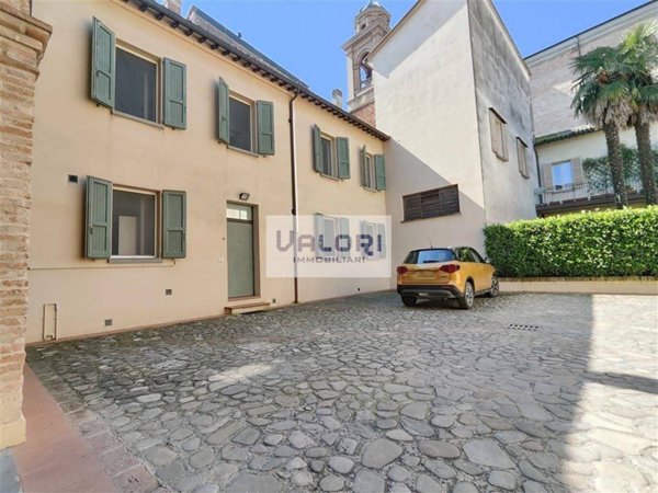 appartamento in vendita a Faenza in zona Centro Storico