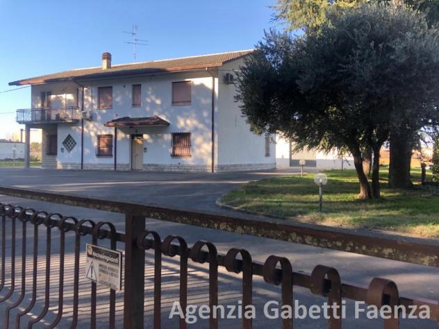 casa indipendente in vendita a Faenza
