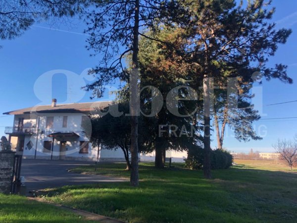 casa indipendente in vendita a Faenza