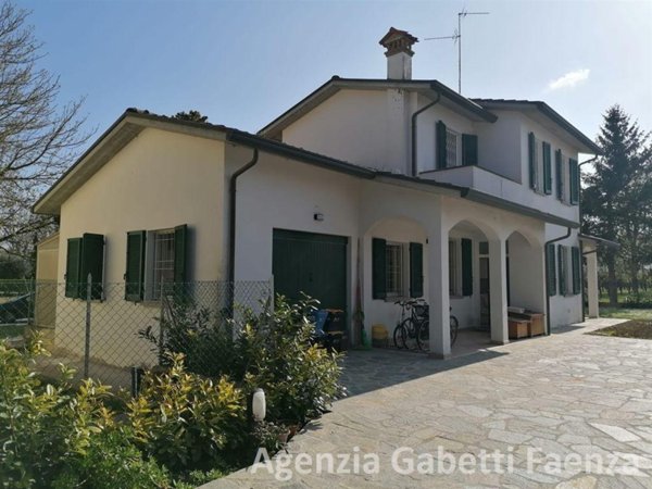 casa indipendente in vendita a Faenza
