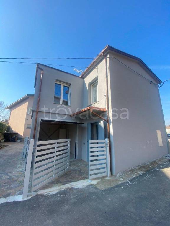 casa indipendente in vendita a Faenza