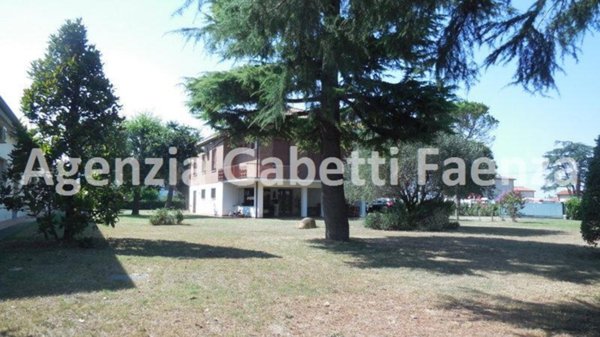 casa indipendente in vendita a Faenza