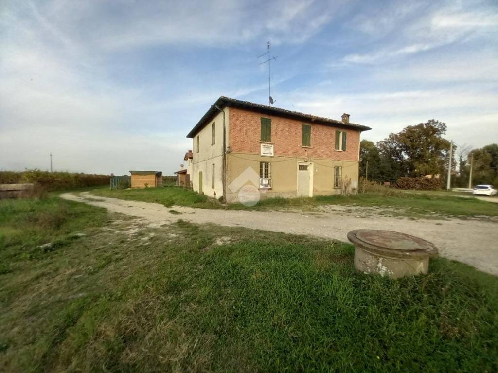 casa indipendente in vendita a Faenza