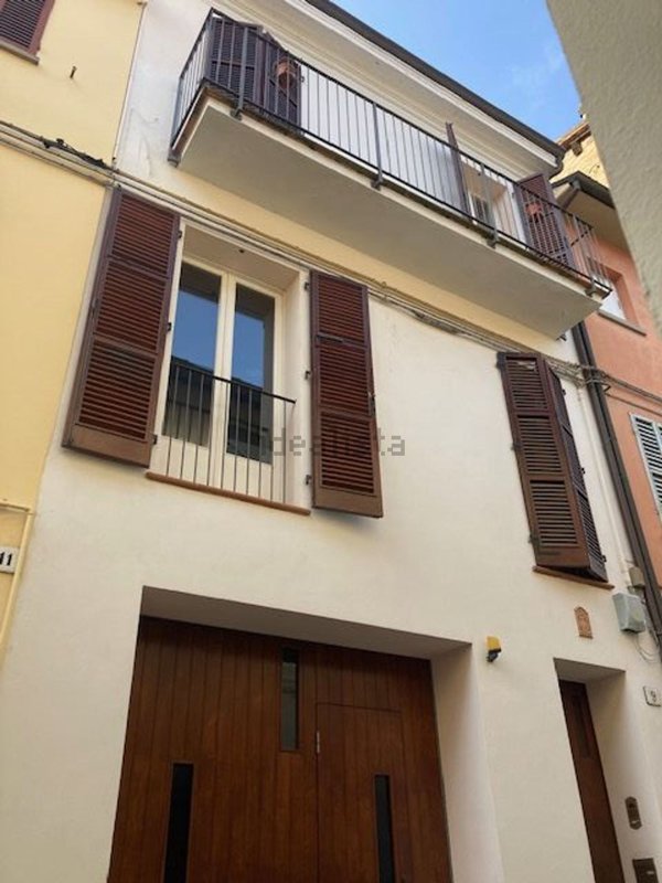 casa indipendente in vendita a Faenza in zona Centro Storico