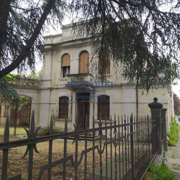 casa indipendente in vendita a Faenza