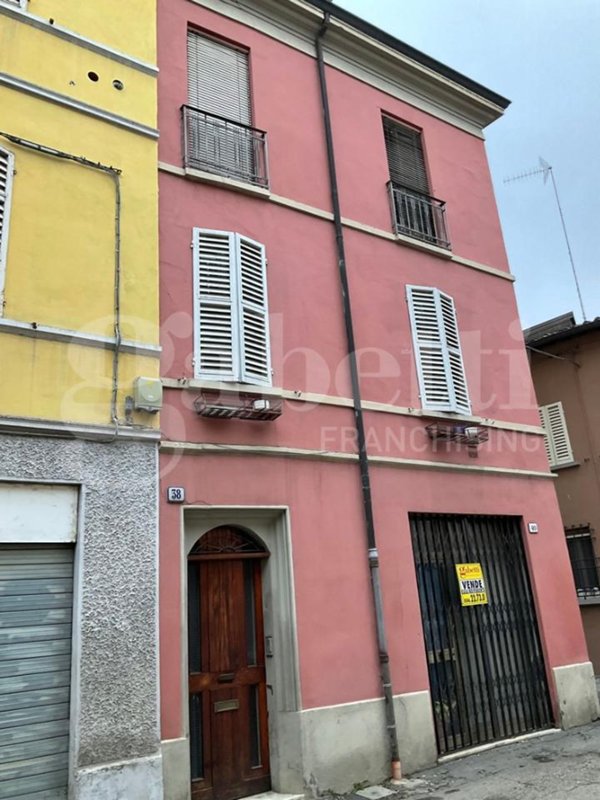 casa indipendente in vendita a Faenza