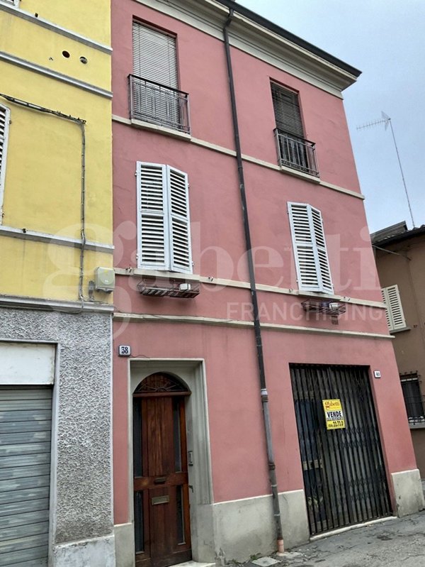 casa indipendente in vendita a Faenza