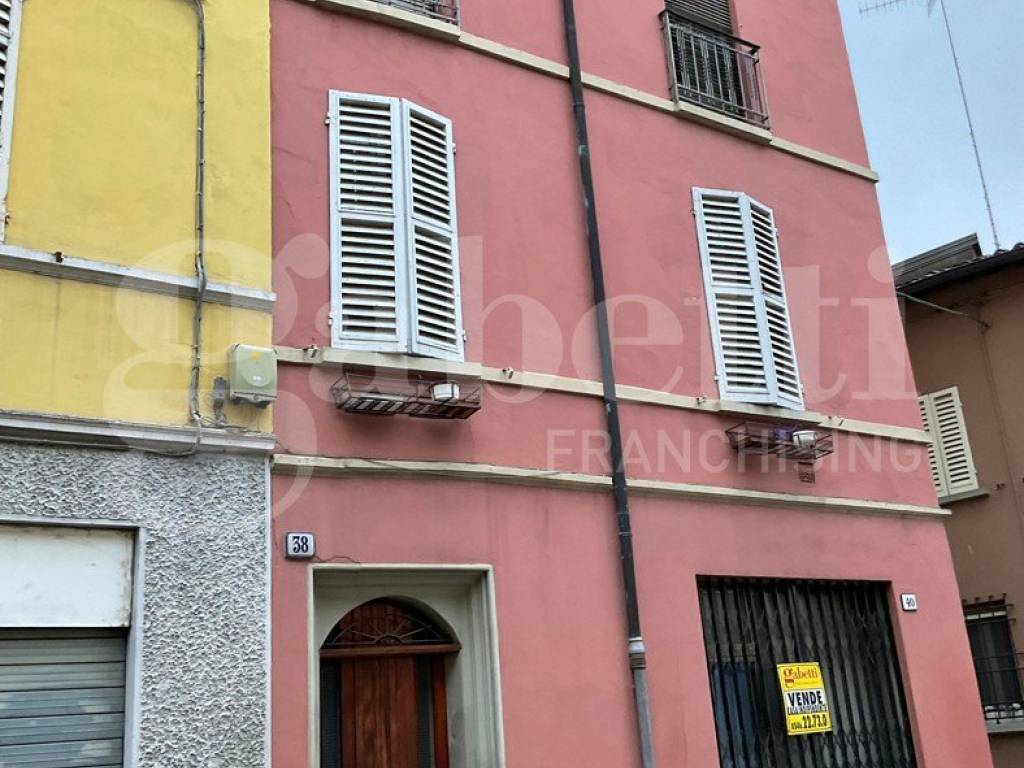 casa indipendente in vendita a Faenza