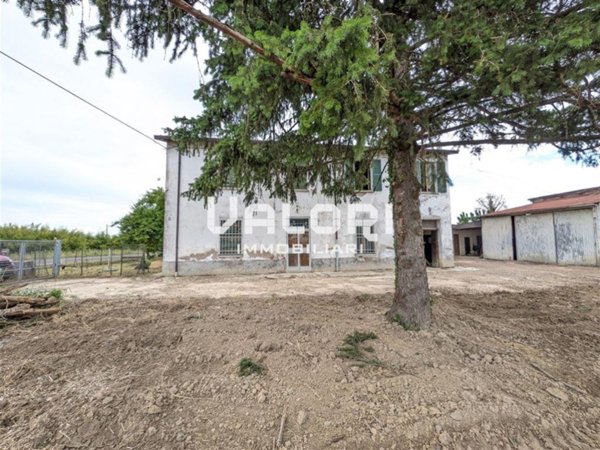 casa indipendente in vendita a Faenza