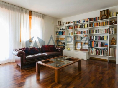 casa indipendente in vendita a Faenza in zona Centro Storico