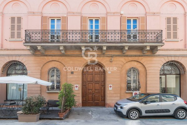 casa indipendente in vendita a Faenza in zona Centro Storico