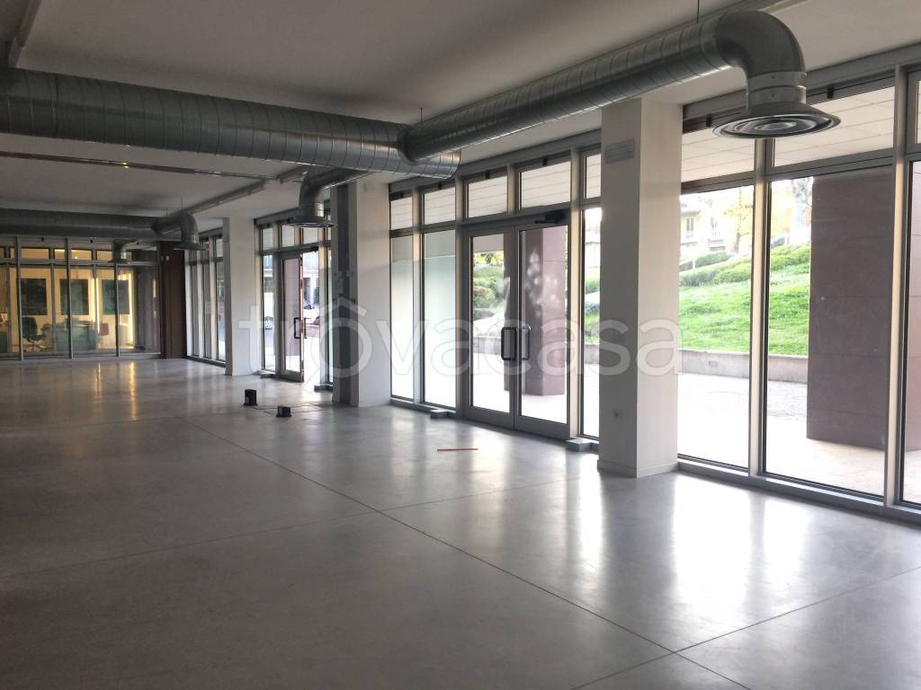 negozio in vendita a Faenza